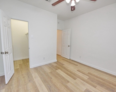 3701 Cedarplaza Lane - Photo Thumbnail 12