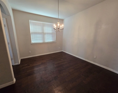 2009 Rosebury Lane - Photo Thumbnail 2