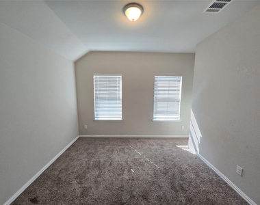 2009 Rosebury Lane - Photo Thumbnail 18