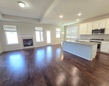 2009 Rosebury Lane - Photo Thumbnail 3