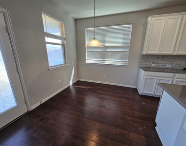 2009 Rosebury Lane - Photo Thumbnail 8