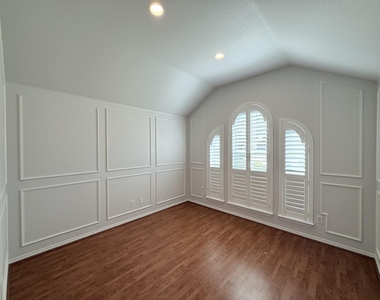 2749 Crystal Glenn Circle - Photo Thumbnail 3