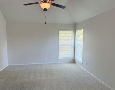 2749 Crystal Glenn Circle - Photo Thumbnail 18