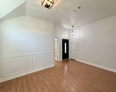 2749 Crystal Glenn Circle - Photo Thumbnail 6