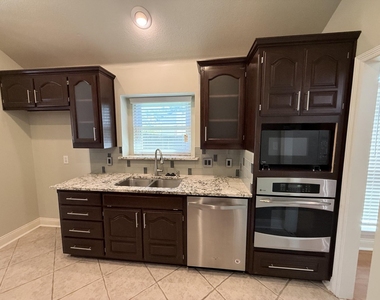 2749 Crystal Glenn Circle - Photo Thumbnail 7