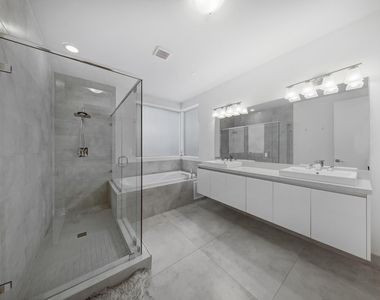 10081 Nw 75th Terrace - Photo Thumbnail 21