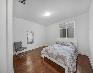 10081 Nw 75th Terrace - Photo Thumbnail 24