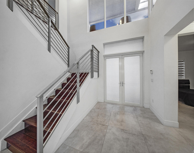 10081 Nw 75th Terrace - Photo Thumbnail 3