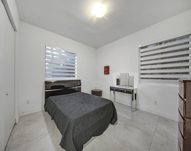 10081 Nw 75th Terrace - Photo Thumbnail 13