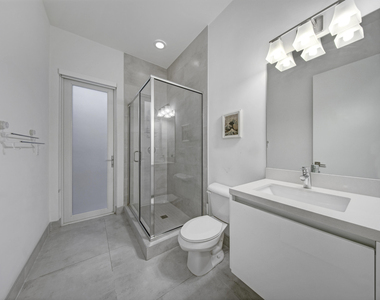 10081 Nw 75th Terrace - Photo Thumbnail 14