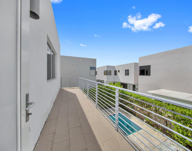 10081 Nw 75th Terrace - Photo Thumbnail 20