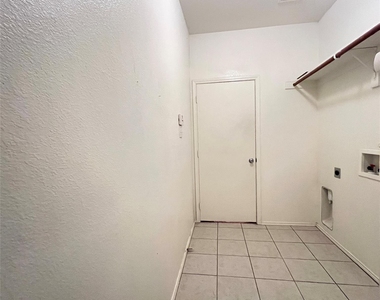 2049 Helmoken Falls Drive - Photo Thumbnail 17