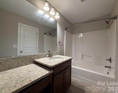 295 Halton Crossing Drive - Photo Thumbnail 10