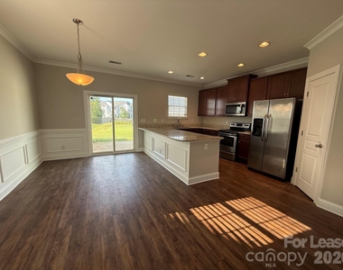 295 Halton Crossing Drive - Photo Thumbnail 3