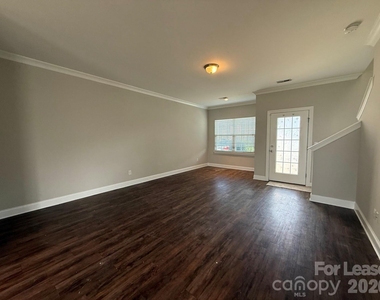 295 Halton Crossing Drive - Photo Thumbnail 2