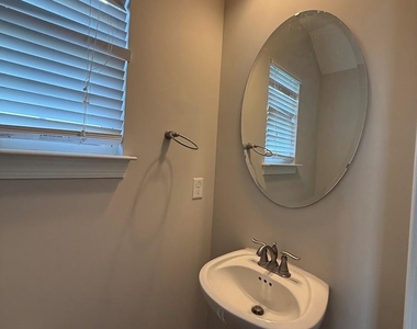 295 Halton Crossing Drive - Photo Thumbnail 6
