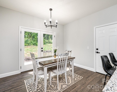 29 Central Avenue - Photo Thumbnail 8