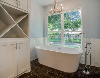 4767 Overton Woods Drive - Photo Thumbnail 7