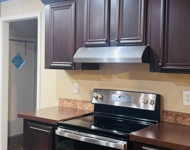 212 Cedar Court - Photo Thumbnail 5