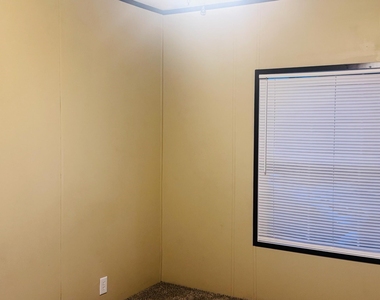 212 Cedar Court - Photo Thumbnail 13