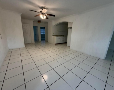 421 Ne 11th Street - Photo Thumbnail 1