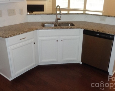2679 Southern Trace Drive - Photo Thumbnail 3