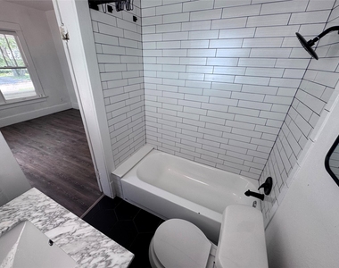 5619 Victor Street - Photo Thumbnail 8