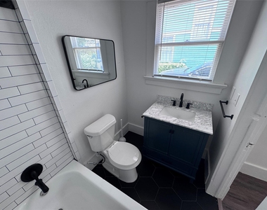 5619 Victor Street - Photo Thumbnail 7
