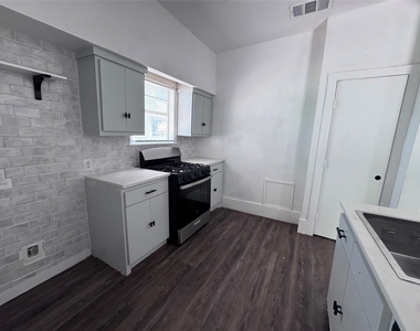 5619 Victor Street - Photo Thumbnail 11