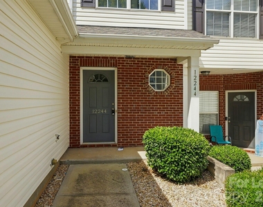 12244 Stratfield Place Circle - Photo Thumbnail 3
