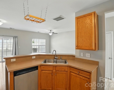 12244 Stratfield Place Circle - Photo Thumbnail 11