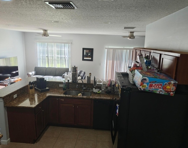 2506 Creekside Drive - Photo Thumbnail 7