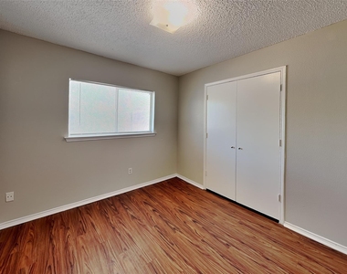 4509 Ebbtide Court - Photo Thumbnail 15