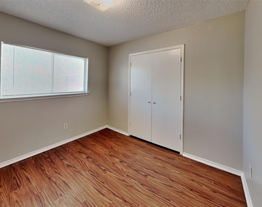 4509 Ebbtide Court - Photo Thumbnail 14