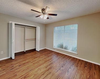 4509 Ebbtide Court - Photo Thumbnail 9