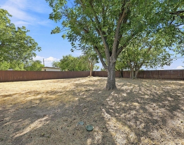 313 Mccurdy Street - Photo Thumbnail 14