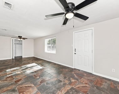 313 Mccurdy Street - Photo Thumbnail 5