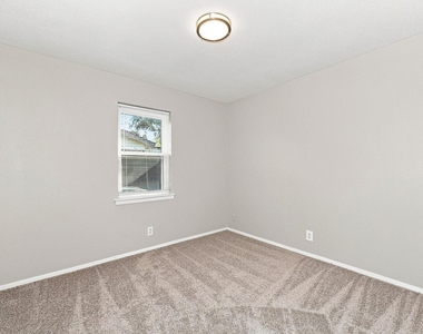 313 Mccurdy Street - Photo Thumbnail 11