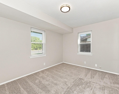 313 Mccurdy Street - Photo Thumbnail 10