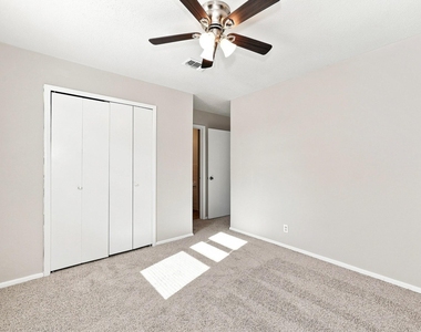 313 Mccurdy Street - Photo Thumbnail 8