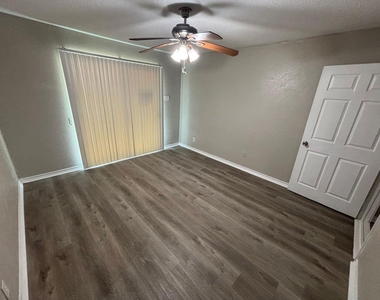 715 Eastham Lane - Photo Thumbnail 5