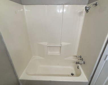 715 Eastham Lane - Photo Thumbnail 12
