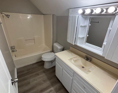 715 Eastham Lane - Photo Thumbnail 2