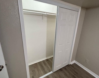715 Eastham Lane - Photo Thumbnail 13