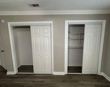 715 Eastham Lane - Photo Thumbnail 16
