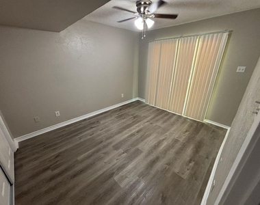 715 Eastham Lane - Photo Thumbnail 10