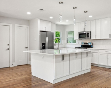 5917 Waggoner Drive - Photo Thumbnail 5