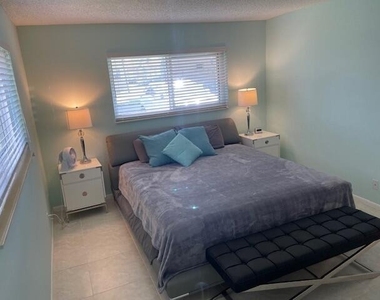 307 Lake Evelyn Drive - Photo Thumbnail 16