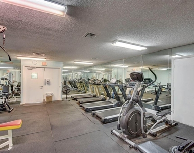 307 Lake Evelyn Drive - Photo Thumbnail 54