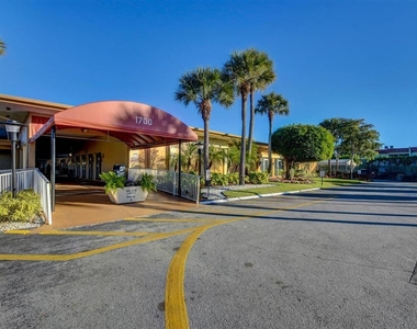 307 Lake Evelyn Drive - Photo Thumbnail 47